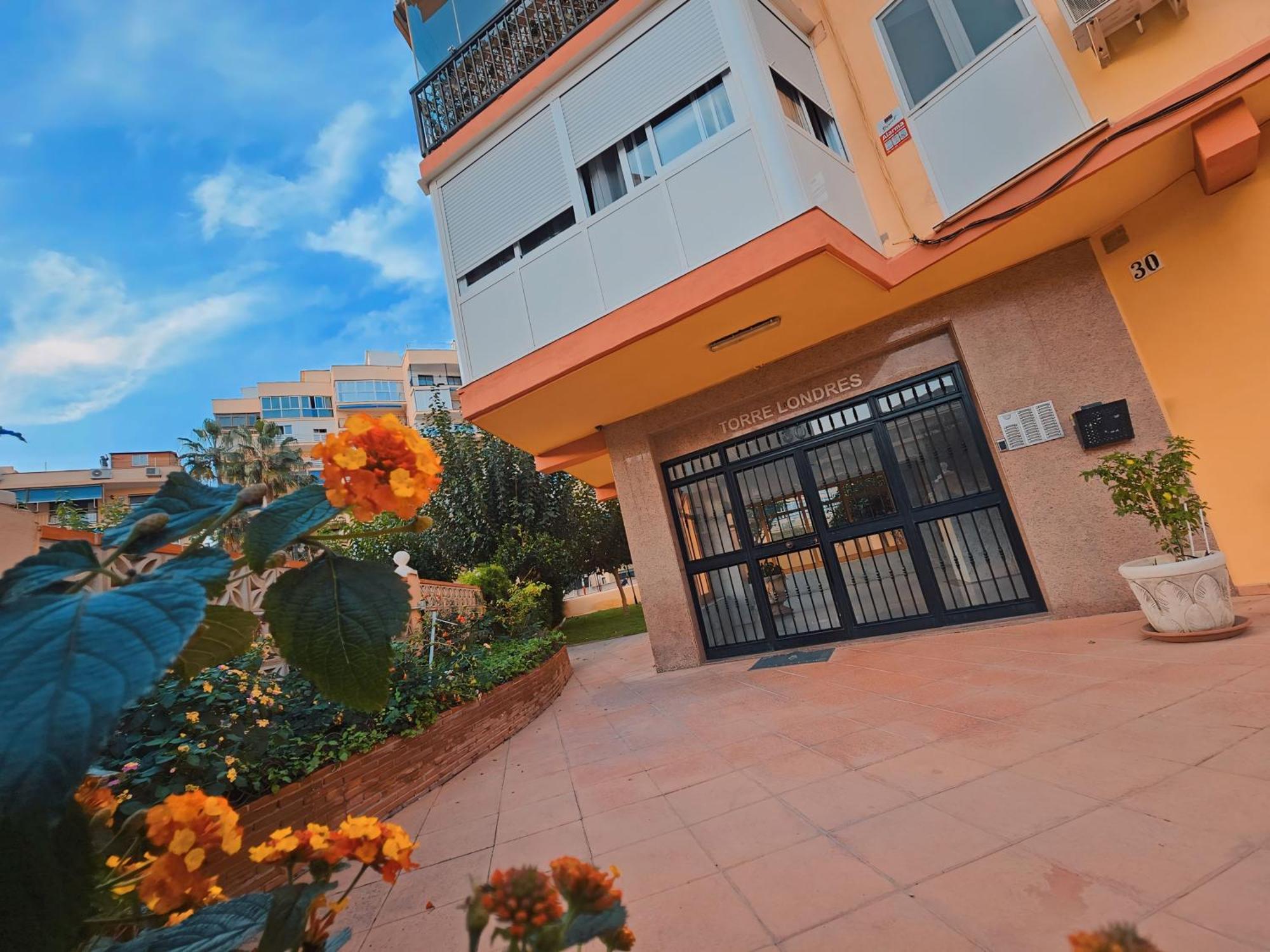 Apartamento Paseo Maritimo De Playamar Torremolinos Exterior photo